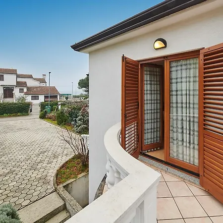 Appartments Tony * Zambratija (Istria)