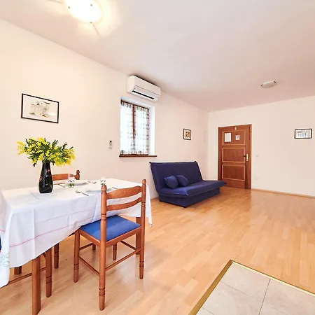 Appartments Tony * Zambratija (Istria)